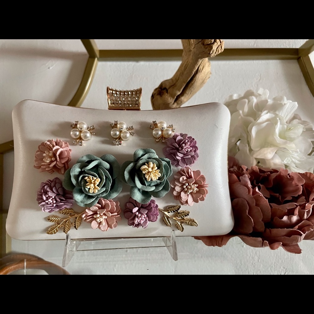 3D Flowers Minaudiere